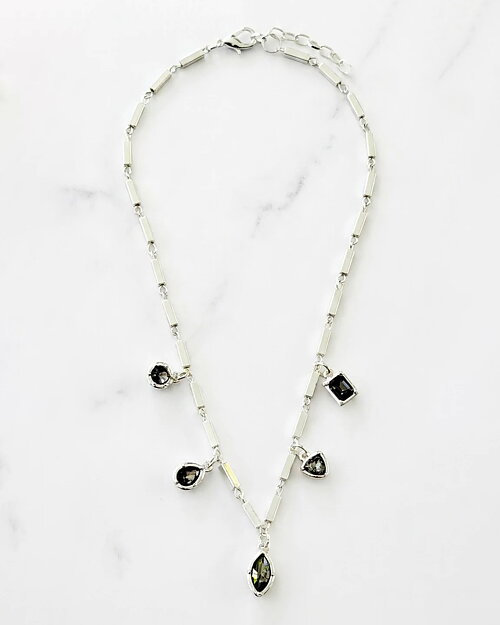 Halsband silverfärgat med kristallberlocker - 2