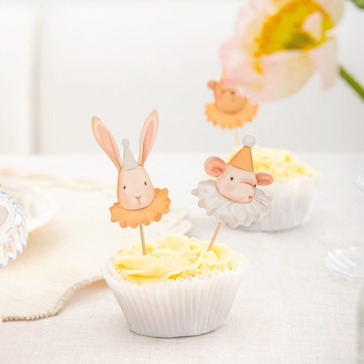Cake toppers med söta djur till babyshower och barnkalas