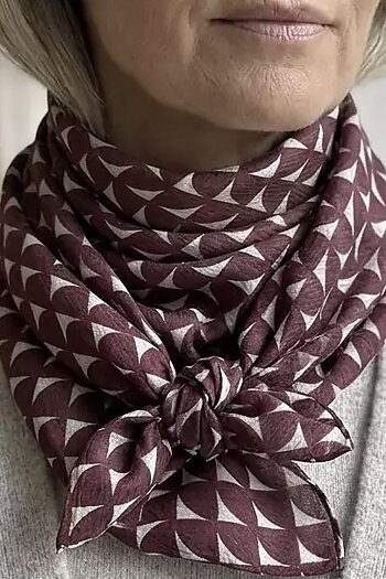 Qnuz - Double Layer Triangel Scarf W Grafik Burgundy
