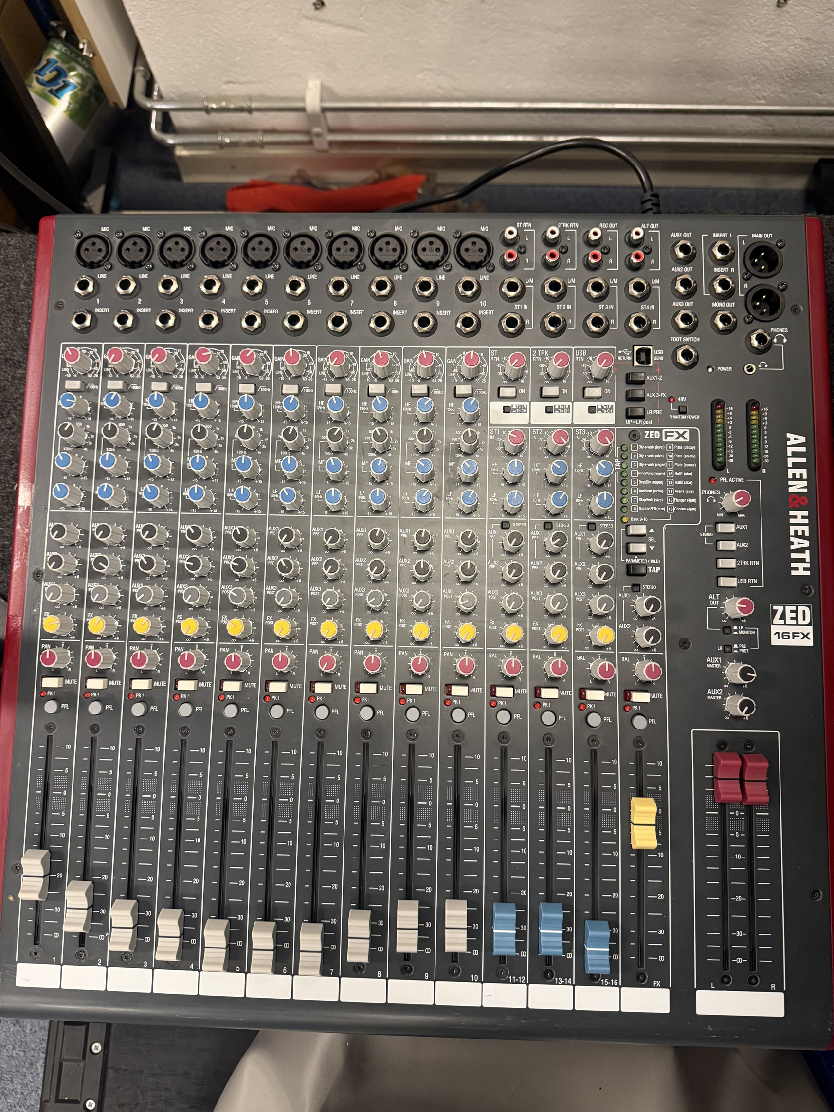 Allen & Heath ZED16FX