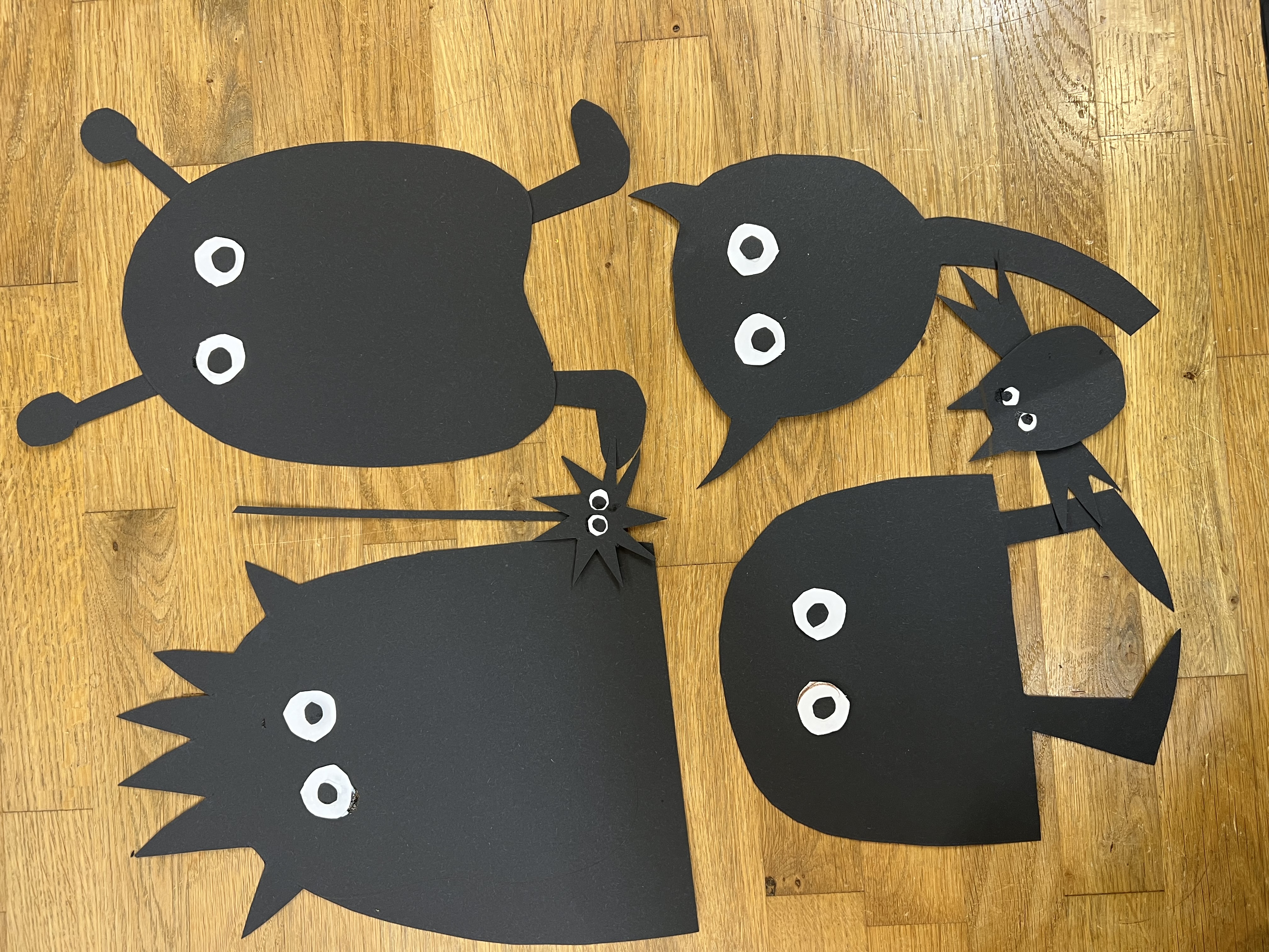 Enkelt papperspyssel till Halloween – Gör egna figurer - 2