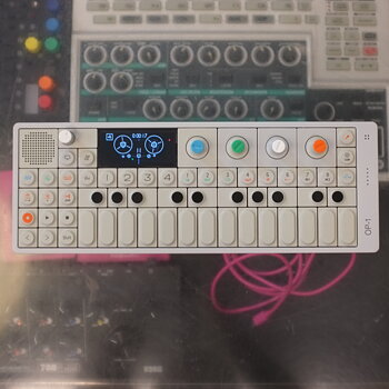 Teenage Engineering OP-1 Classic, beg 