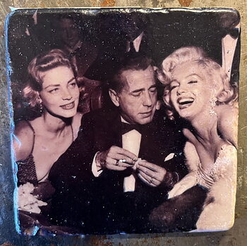 Glasunderlägg -  Lauren Bacall, Humphrey Bogart & Marilyn Monroe  