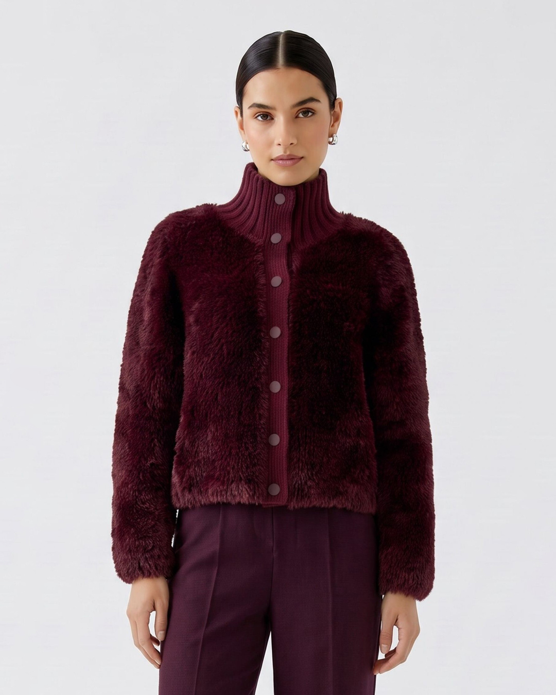 Kofta lurvig med tryckknappar vinröd