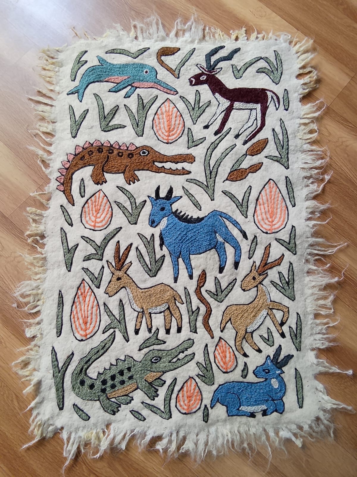 Traditionell Indisk Namda-matta, Handbroderad ren ullmatta, Handgjord 60x90 cm. - 2