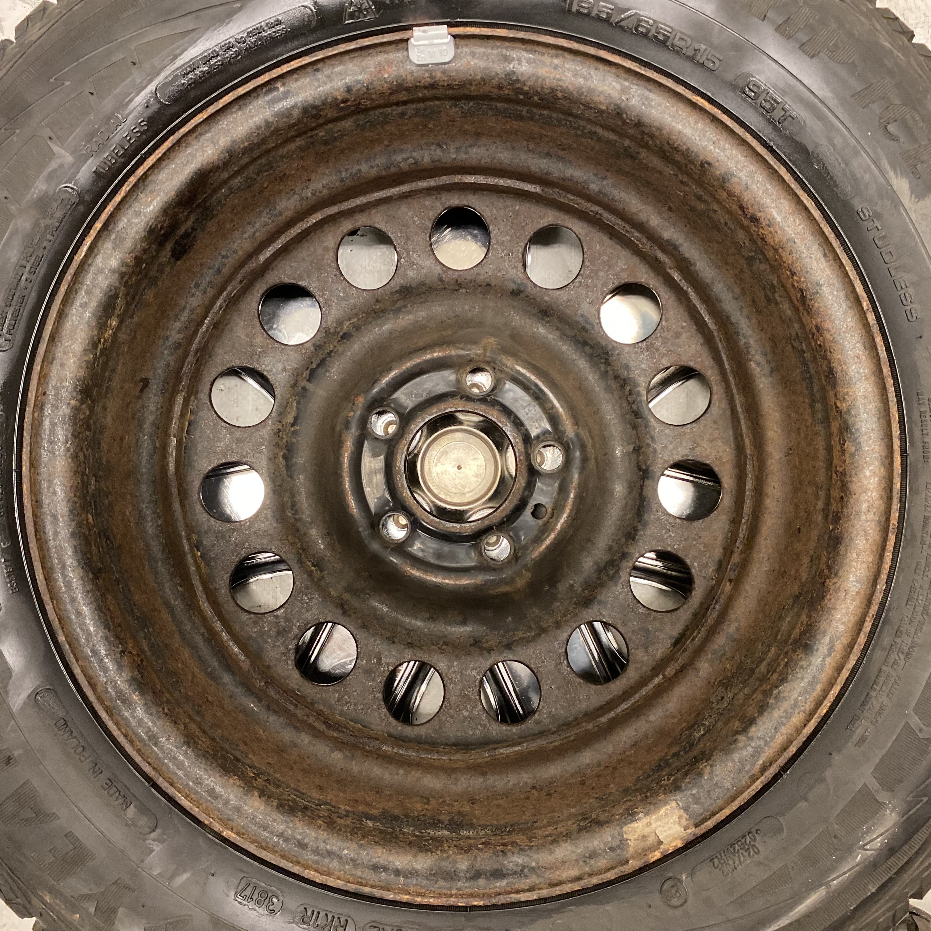 Kompletta Vinterhjul FRIKTION | 15" VOLVO 940 PLÅT 1387534 | 5x108 6x15 ET25 65.1 +  195/65 R15 95T Goodyear Ultra Grip Ice 2 | V38-2017 | 4.5mm | 4.5mm | 4mm | 4mm - 19
