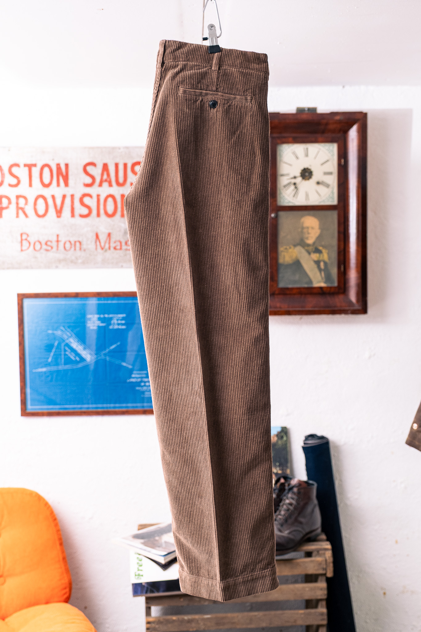 Knickerbocker - Canal Pleated Corduroy Cotton Pant Coffee