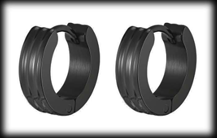 3.7 x 9.5 mm. Svarta örhängen i rostfritt stål .