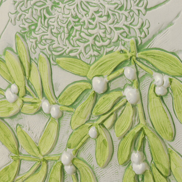 Aimo Nietosvuori (1980s) White Wall Plaque with Mistletoe Motif 18 cm
