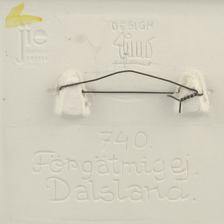 Aimo Nietosvuori (1980s) White Wall Plaque with Forget-Me-Not Motif 18 cm