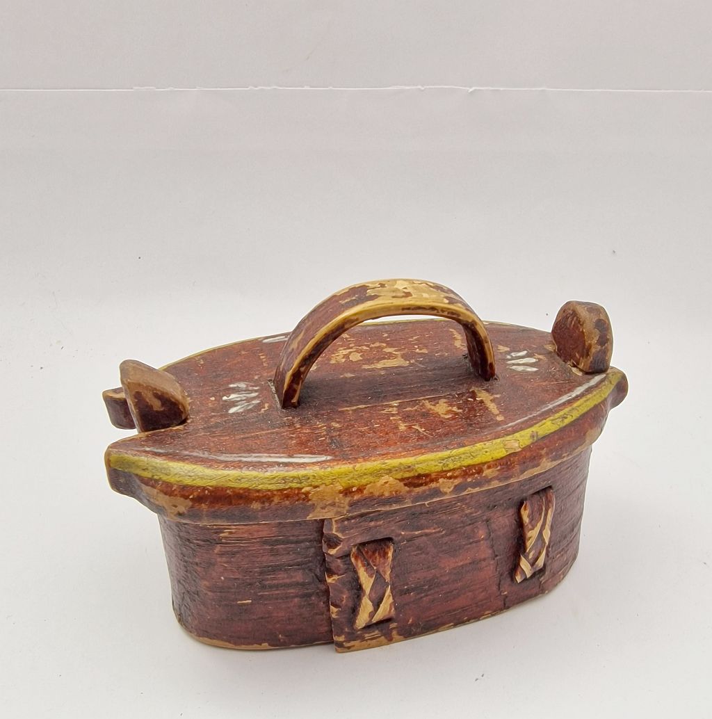 Antique box, Ostergotland
