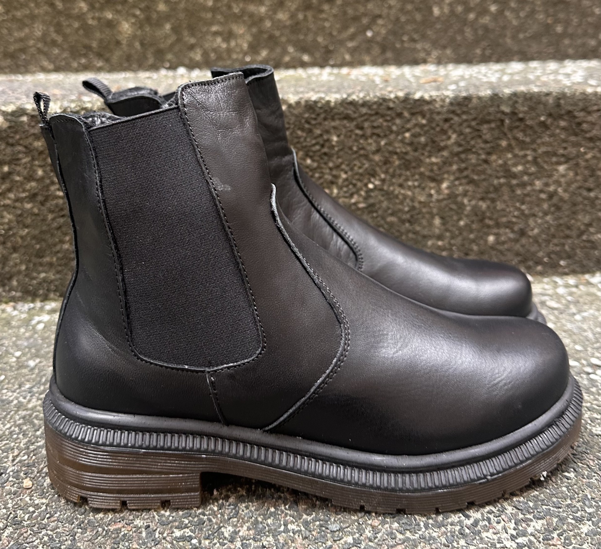 Coola Chelsea boots från Charlotte of Sweden, svart - 2