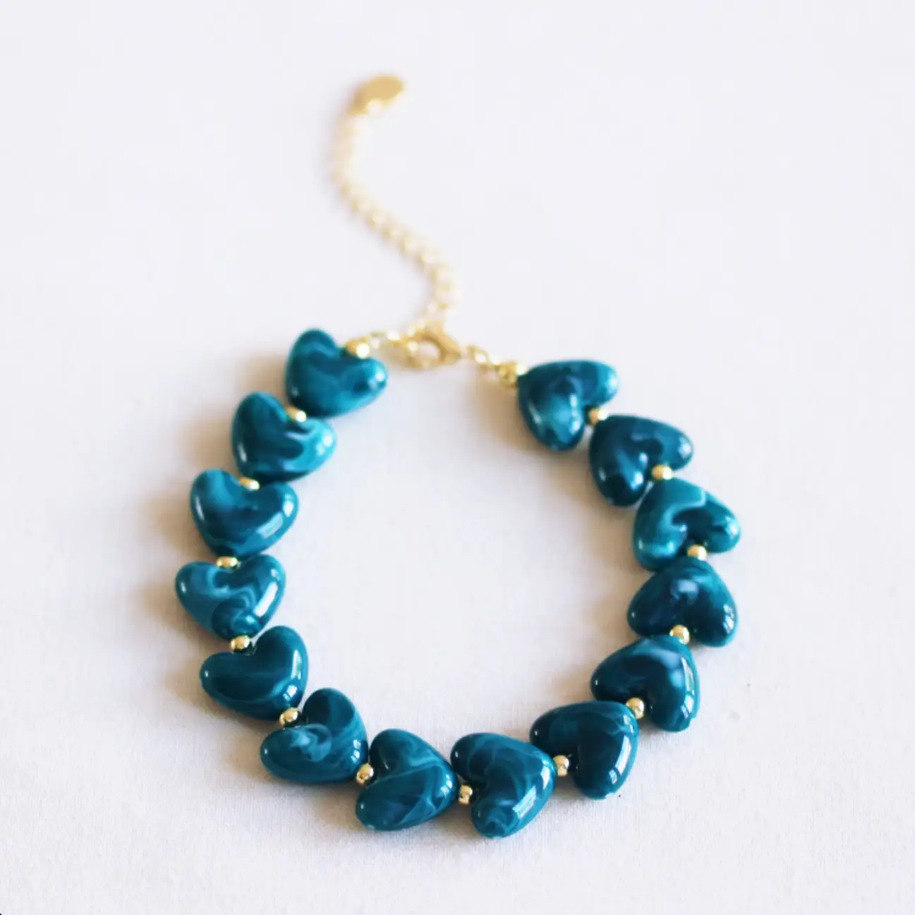 Armband emerald hjärtan