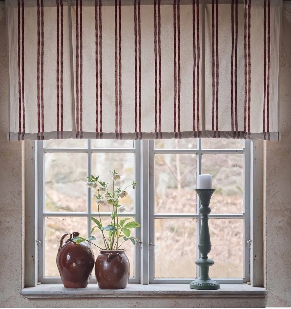 Hissgardin Torp linbeige röd vävd bård rand shabby chic lantlig stil Gårdsromantik
