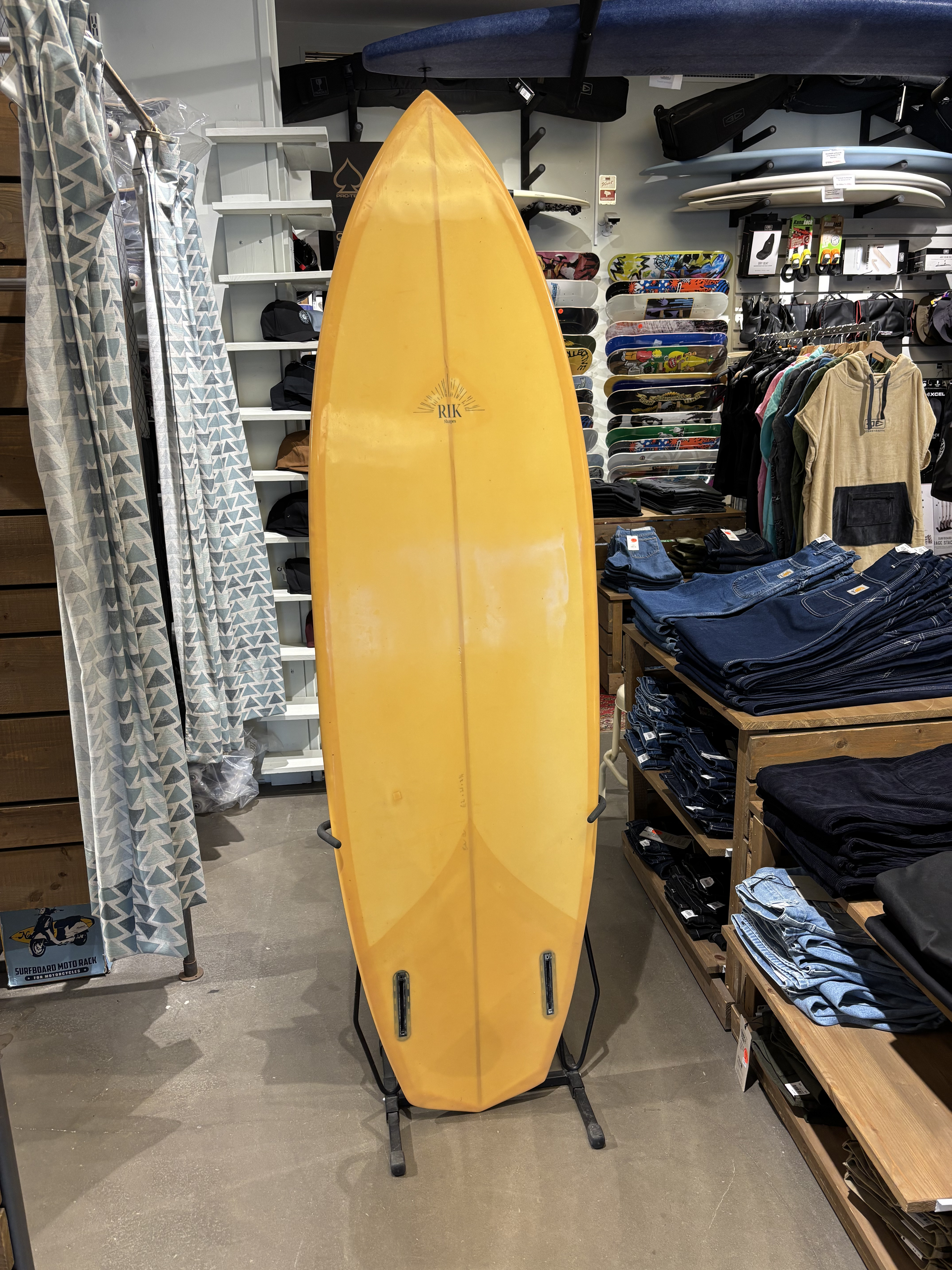 Begagnad RIK Surfboards 6'2" Twin Fin - 2