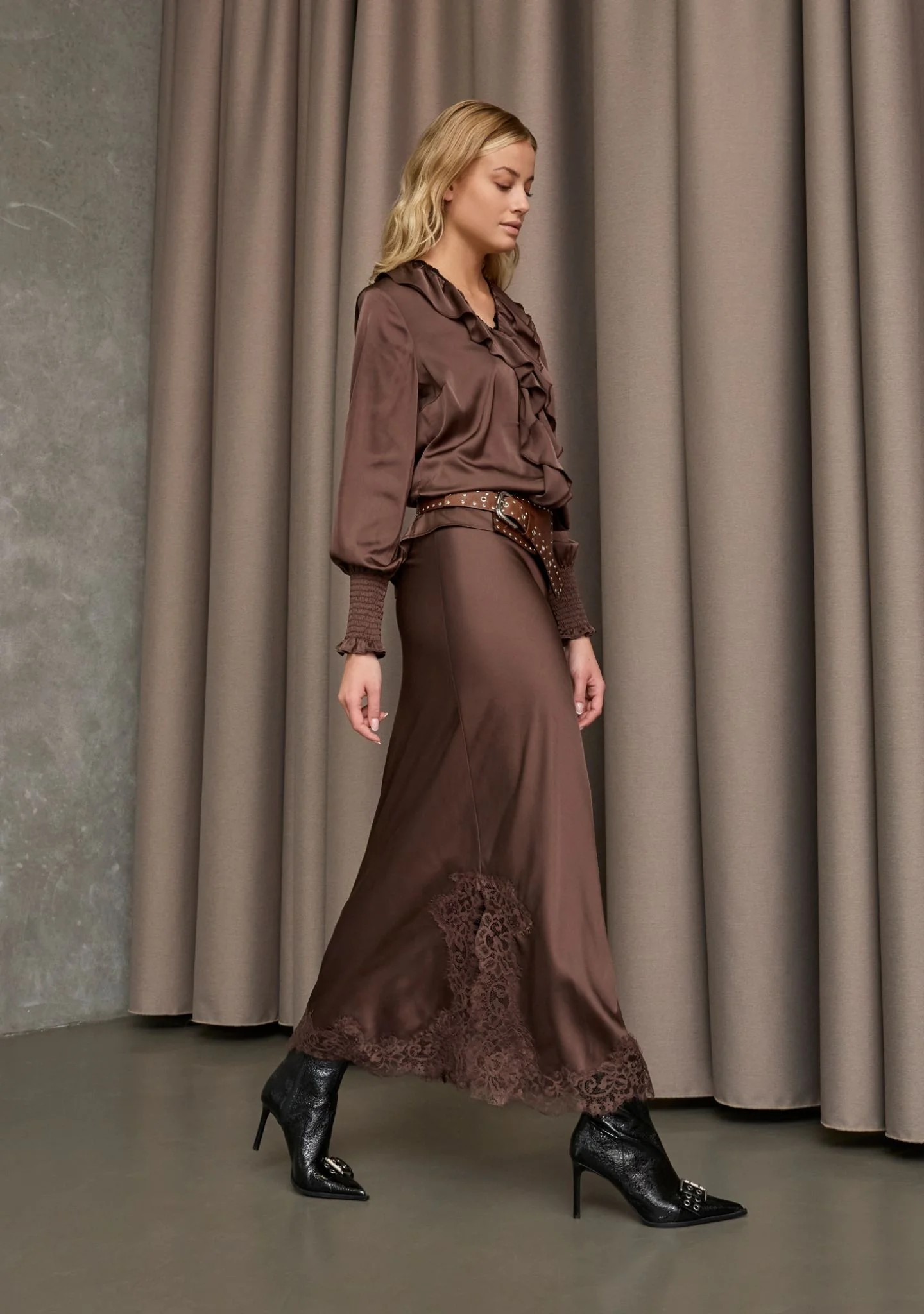 Steff Smock Blouse - Dark Brown - Isay