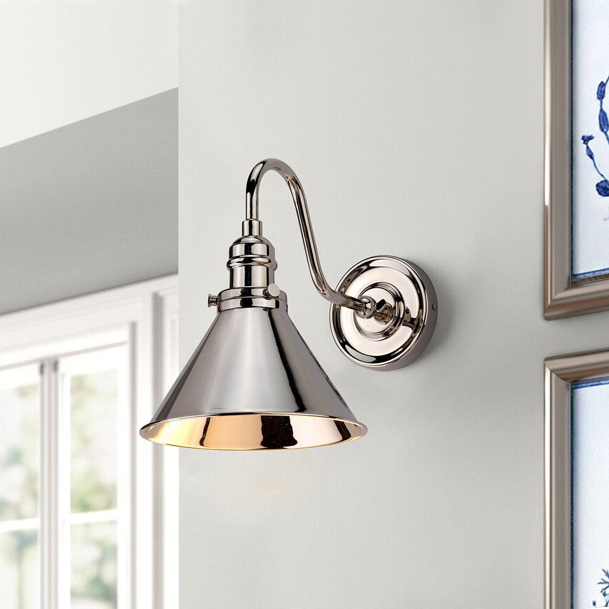 Provence vägglampa i polerad nickel från Elstead Lighting miljöbild