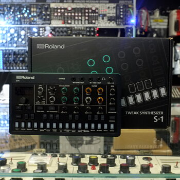 Roland Aira S-1, beg 