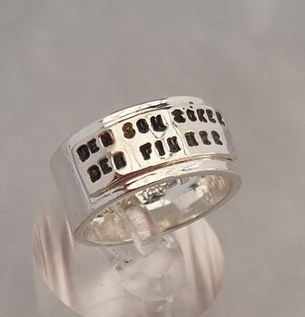 Unik bred budskapsring i silver DEN SOM SÖKER DEN FINNER stl 17,8