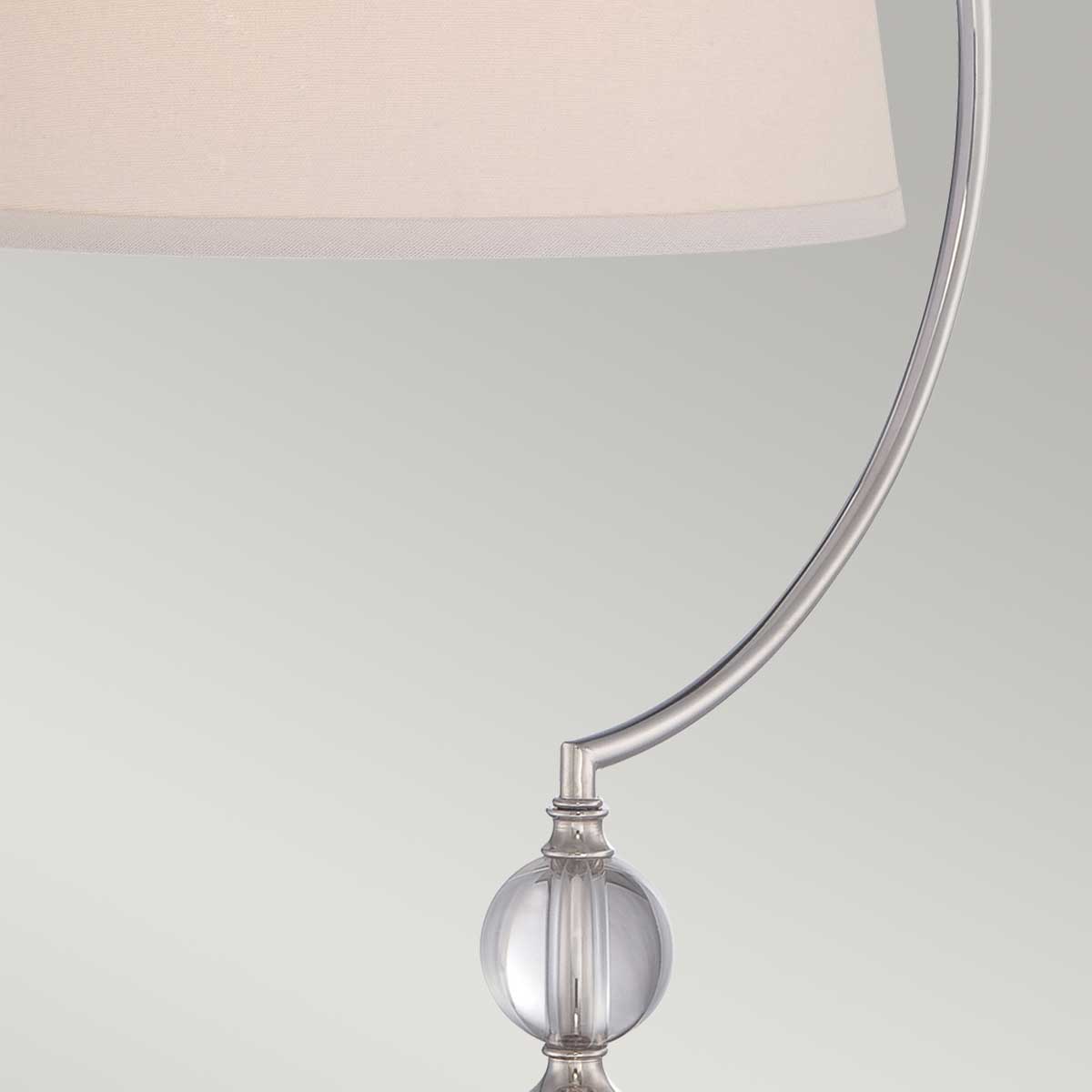 Detalj av Jenkins bordslampa i polerad nickel med glasdekor