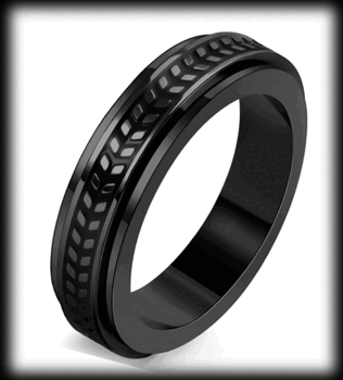 6 mm smal spinner ring i svart rostfritt stål med en elegant slinga.