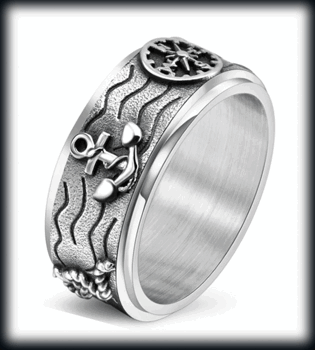 9.2 mm. Rockig spinner ring rostfritt stål med old school tema. 