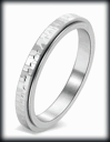 3 mm. Otroligt nätt spinner ring i rostfritt stål.
