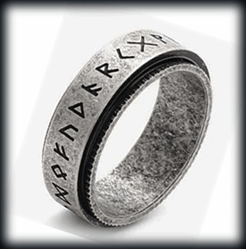 8 mm. Spinner ring i  grått rostfritt stål med runraden.