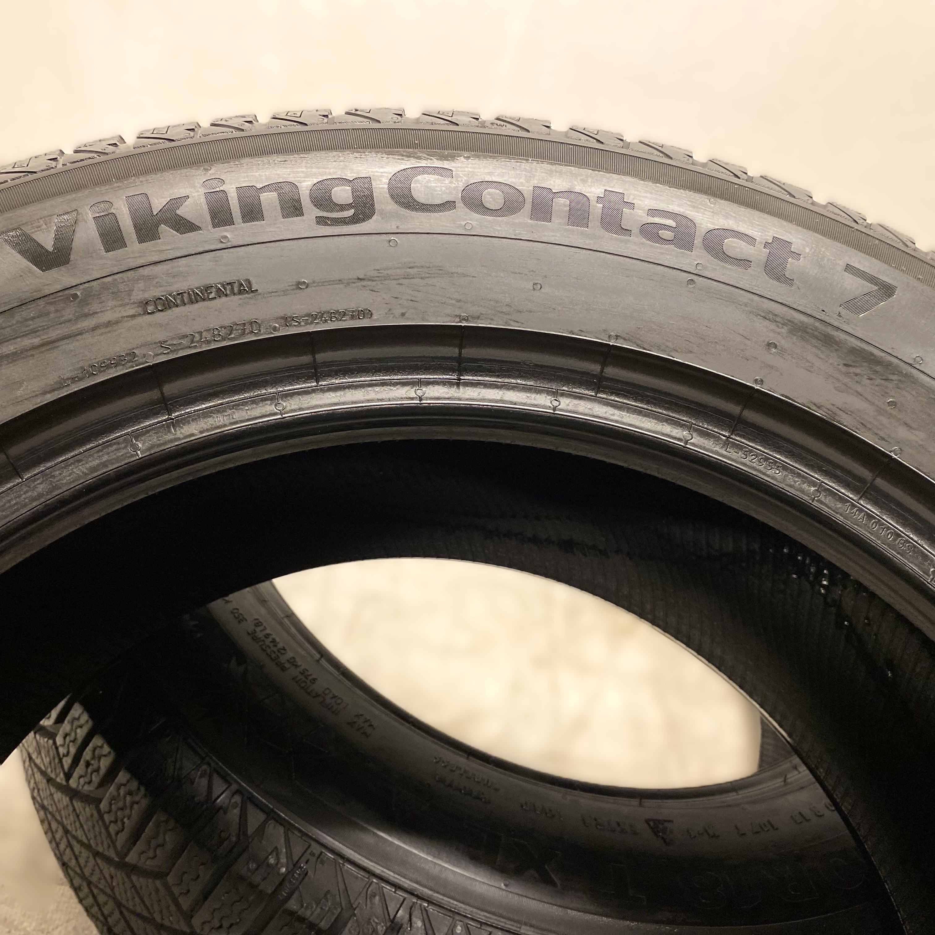 18" BEGAGNADE VINTERDÄCK M+S | 2 st 235/60 R18 107T XL Continental Viking Contact 7 | V37-2018 | 6mm | 6mm - 7