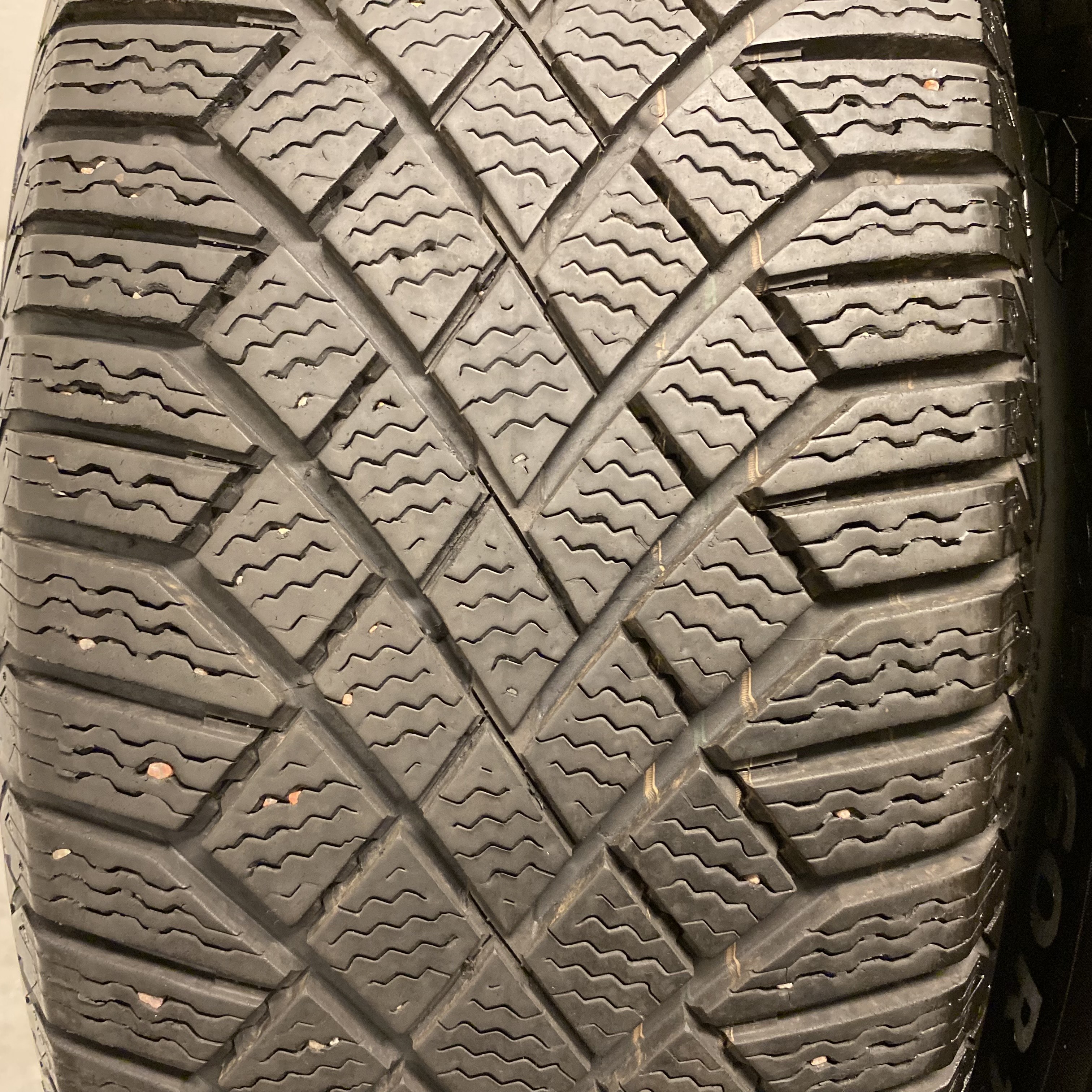 18" BEGAGNADE VINTERDÄCK M+S | 2 st 235/60 R18 107T XL Continental Viking Contact 7 | V37-2018 | 6mm | 6mm - 4