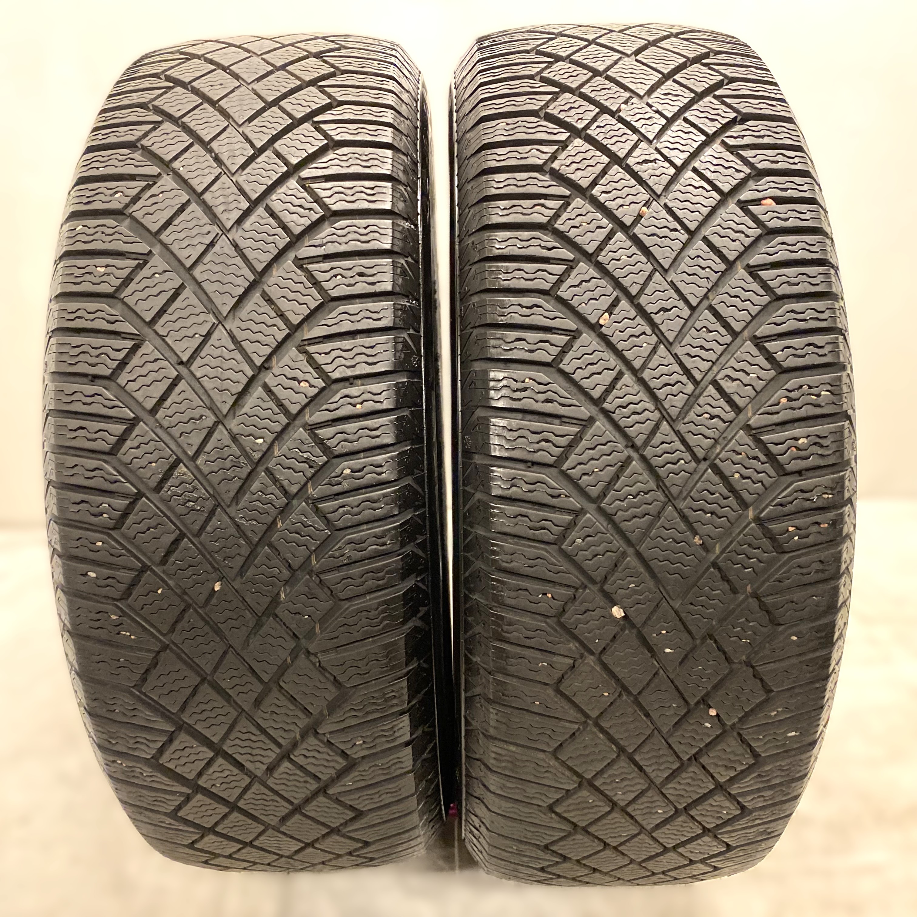 18" BEGAGNADE VINTERDÄCK M+S | 2 st 235/60 R18 107T XL Continental Viking Contact 7 | V37-2018 | 6mm | 6mm