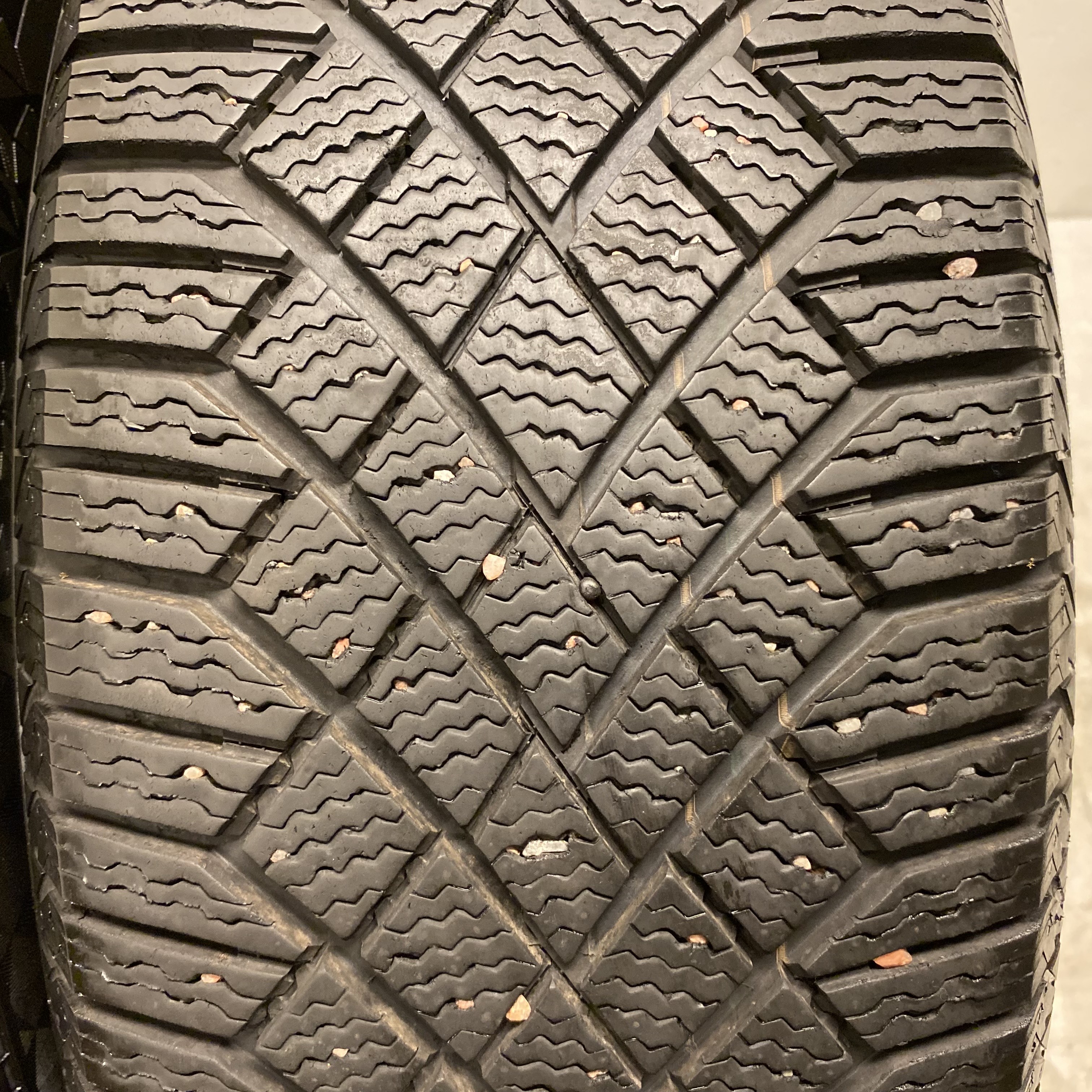 18" BEGAGNADE VINTERDÄCK M+S | 2 st 235/60 R18 107T XL Continental Viking Contact 7 | V37-2018 | 6mm | 6mm - 3
