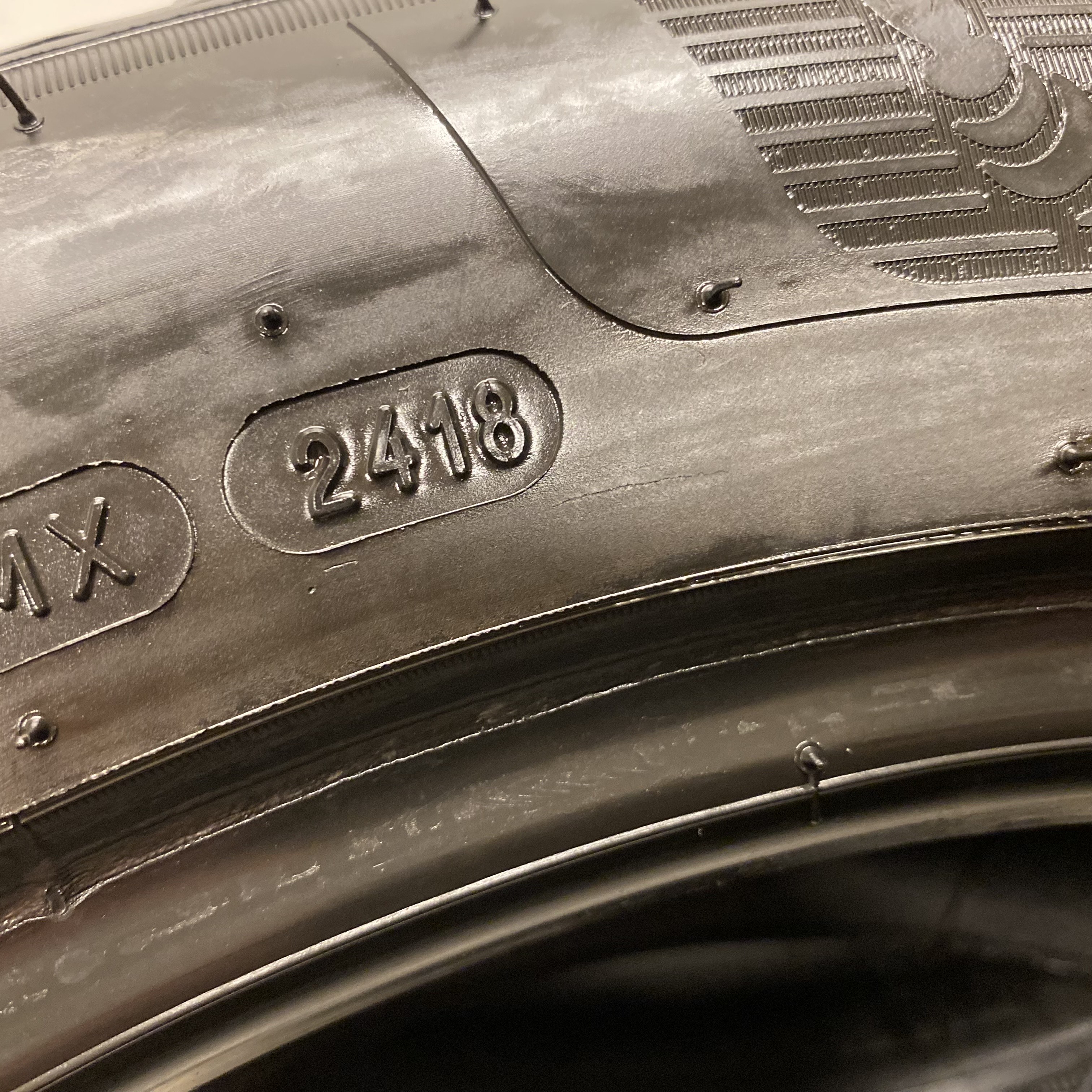 17" BEGAGNADE VINTERDÄCK DUBB | 2 st 215/55 R17 98T XL Michelin X-Ice North 4 | V24-2018 | 4.5mm | 4.5mm - 4