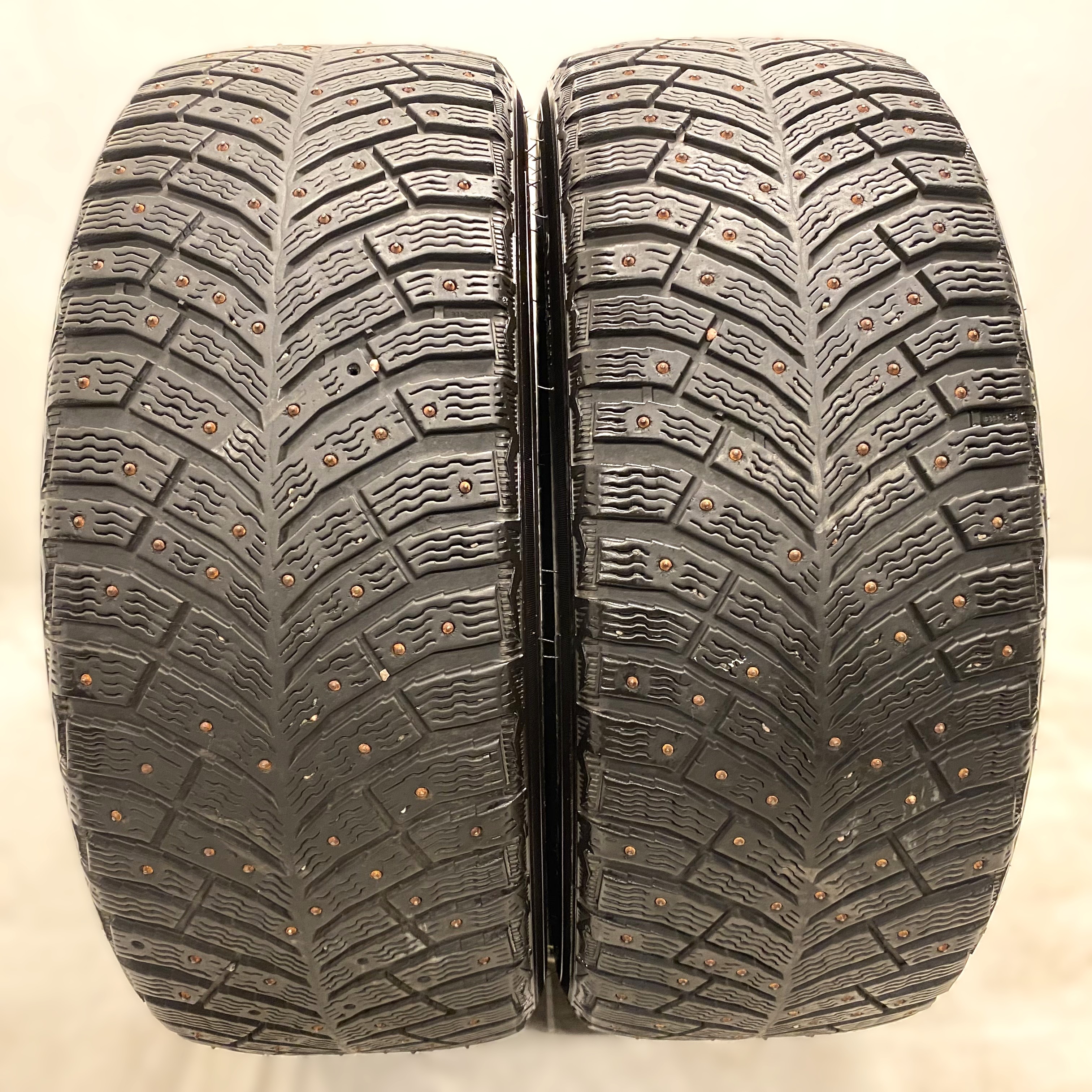 17" BEGAGNADE VINTERDÄCK DUBB | 2 st 215/55 R17 98T XL Michelin X-Ice North 4 | V24-2018 | 4.5mm | 4.5mm