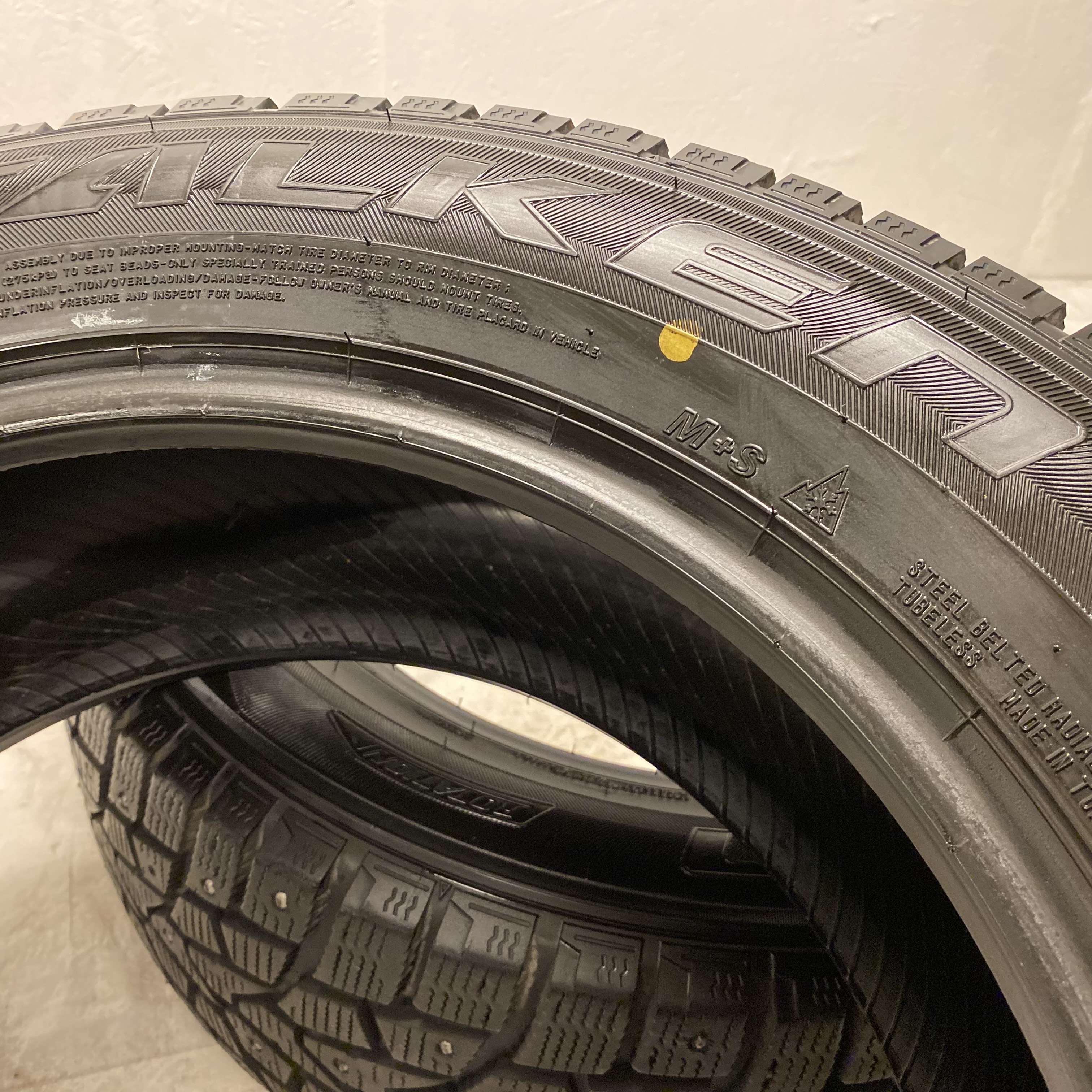 18" BEGAGNADE VINTERDÄCK DUBB | 2 st 235/60 R18 107T XL Falken Espia Ice | V23-2019 | 9.1mm | 7.5mm - 5