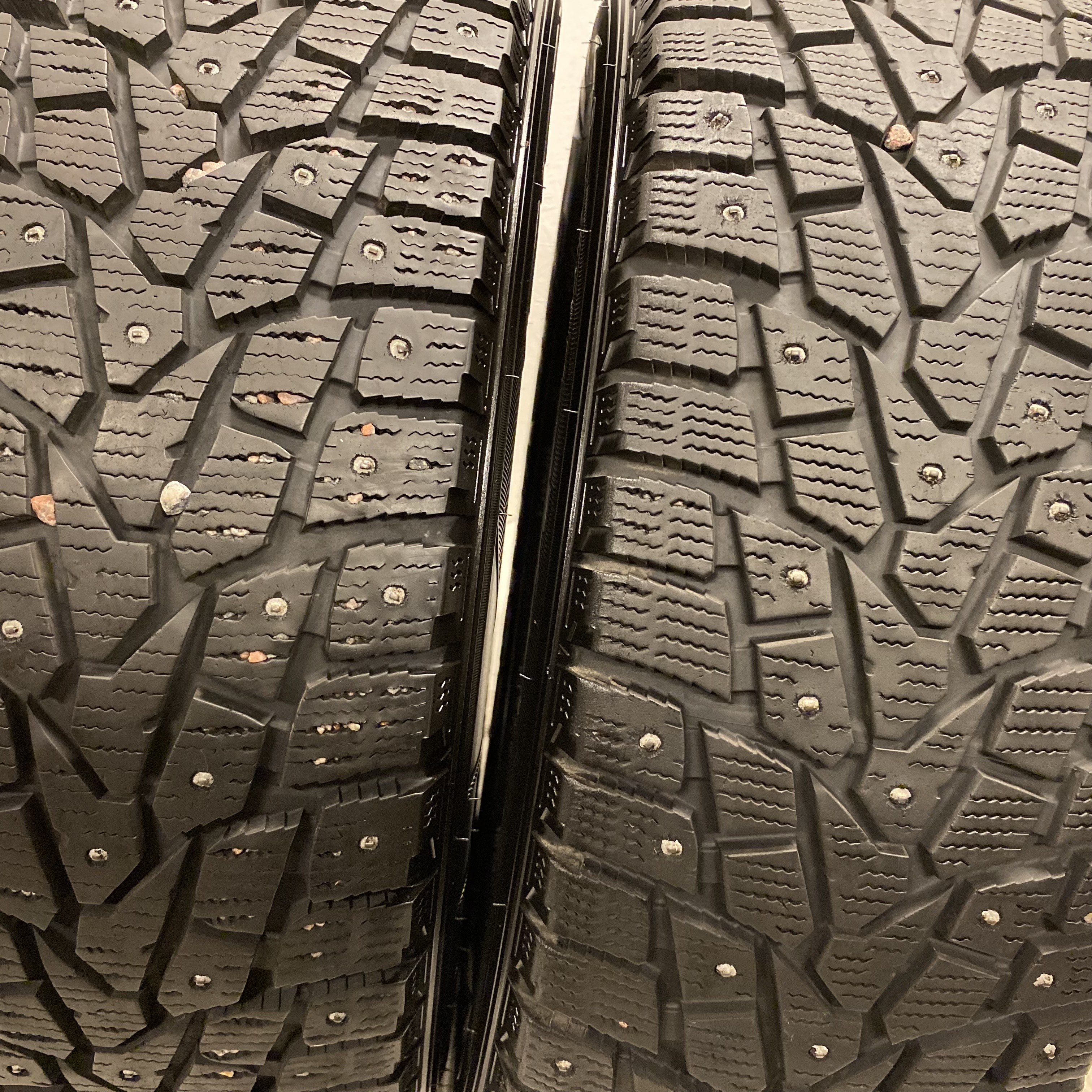 18" BEGAGNADE VINTERDÄCK DUBB | 2 st 235/60 R18 107T XL Falken Espia Ice | V23-2019 | 9.1mm | 7.5mm - 2
