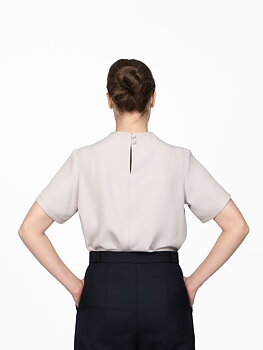 Funnel neck top