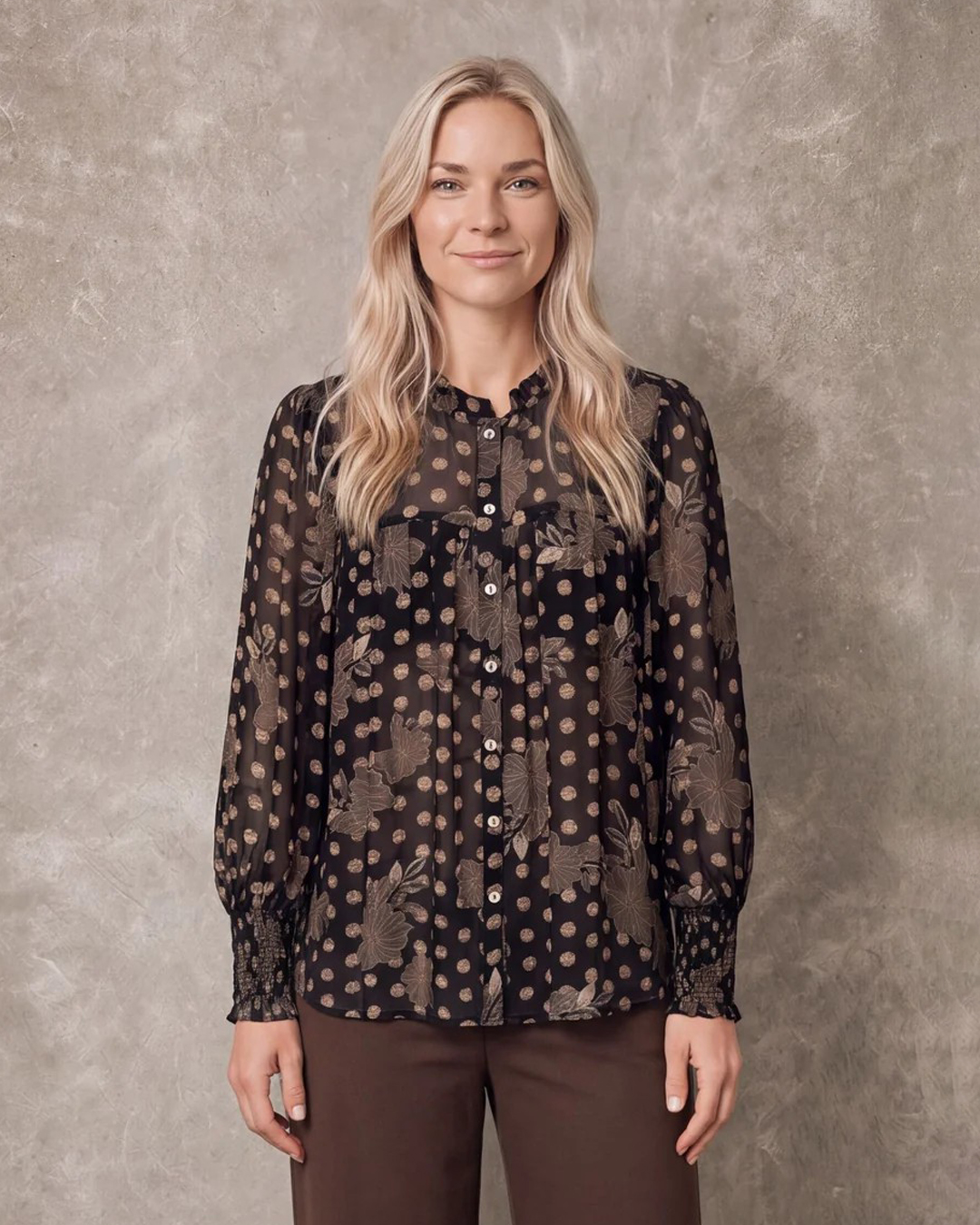 Blus Otella skir mönstrad beige/svart