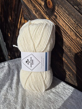 Eventyrligt garn 7601 Natur 100gr Dale garn