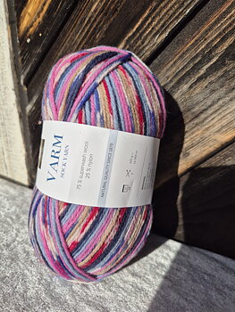 Varm sockgarn 5104  Isrosa/brun/blålila print 100gr Dale garn