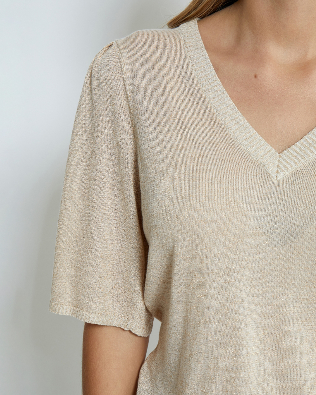 Topp Kayla v-ringad beige glittrig - 3