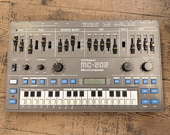 Roland MC-202, beg 