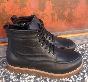  Charlotte of Swedens skinnkängor High Top med gummisula, svart