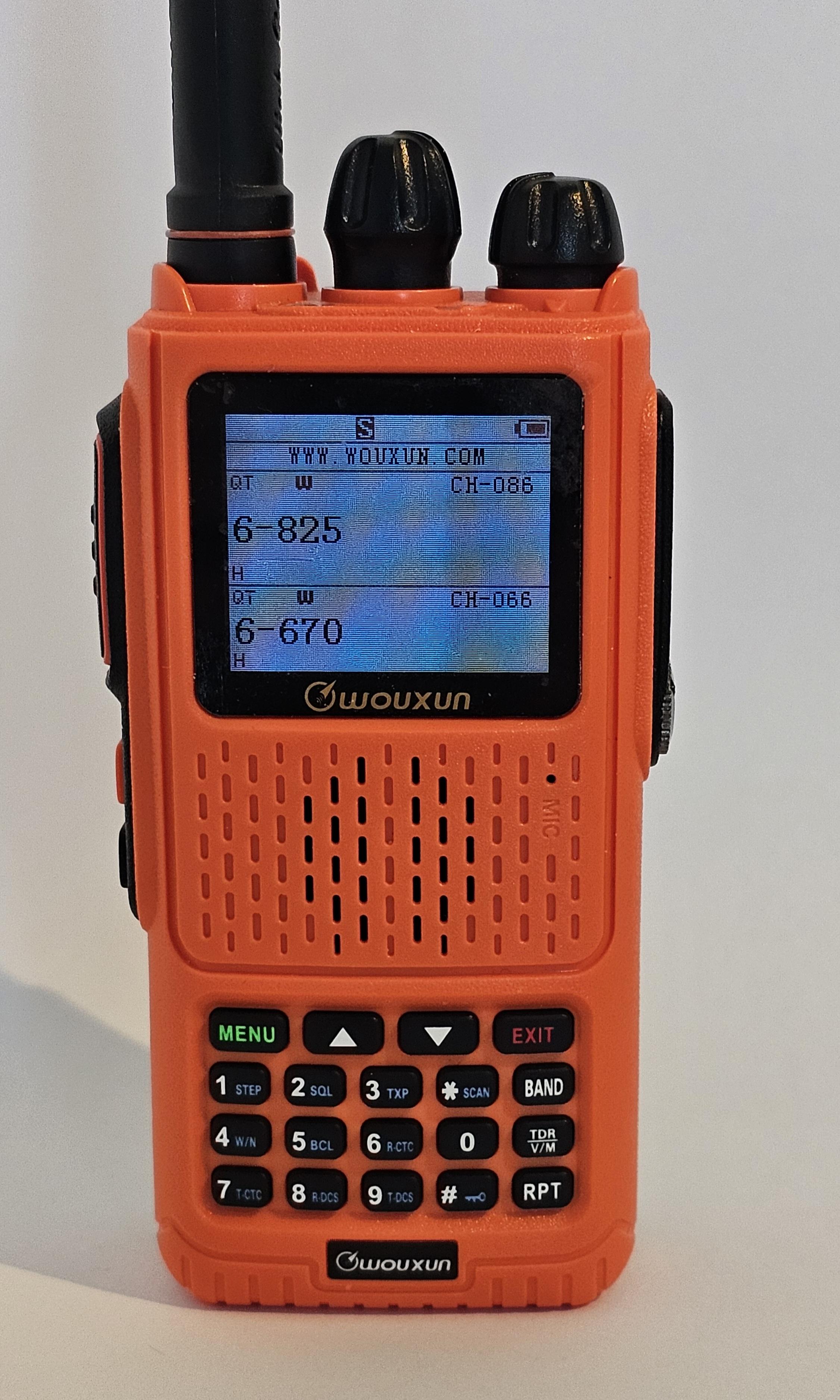 Wouxun dubbelbandare VHF/UHF med Blåtand