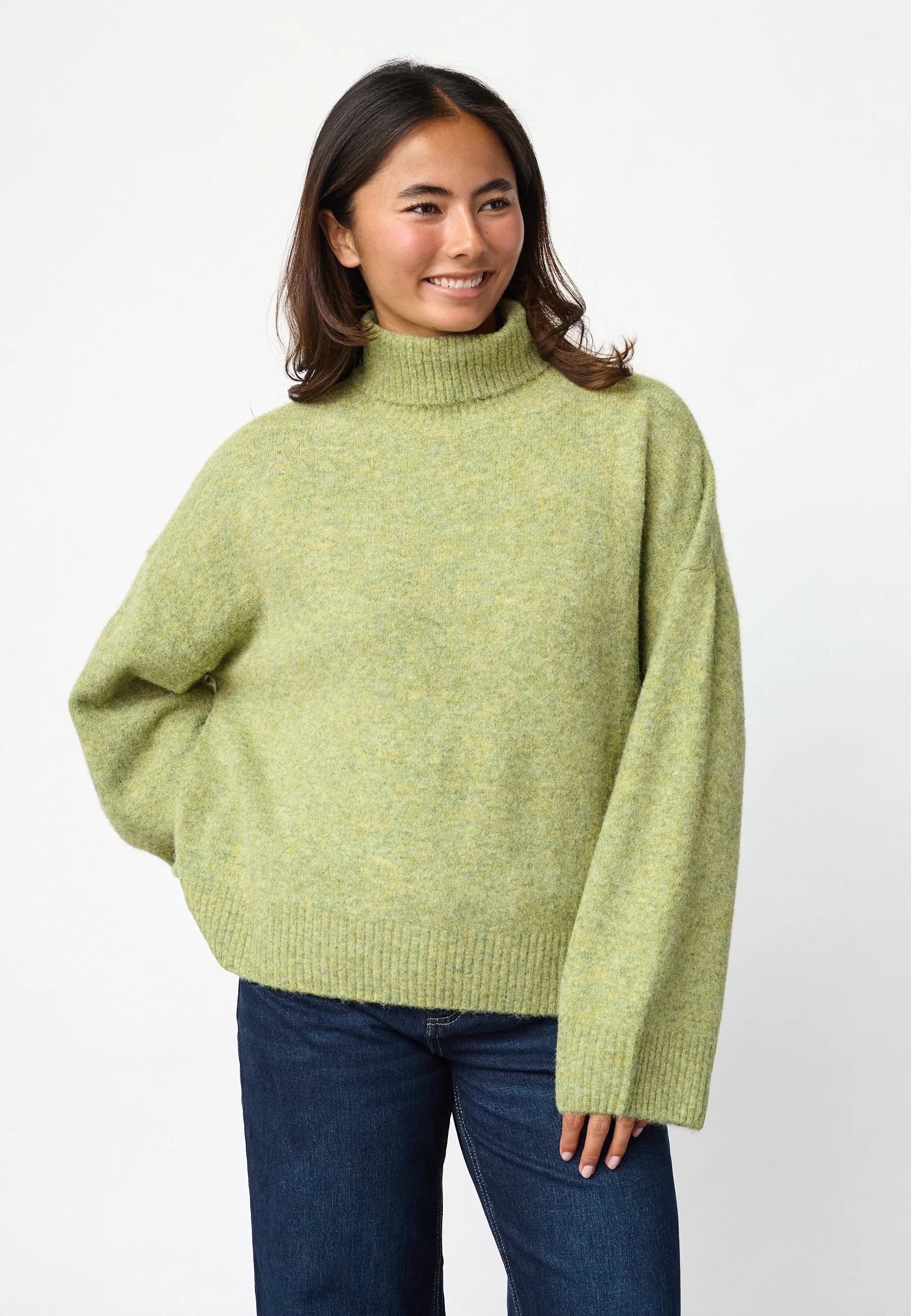 Zana Rollneck - Green Melange - Sisters Point