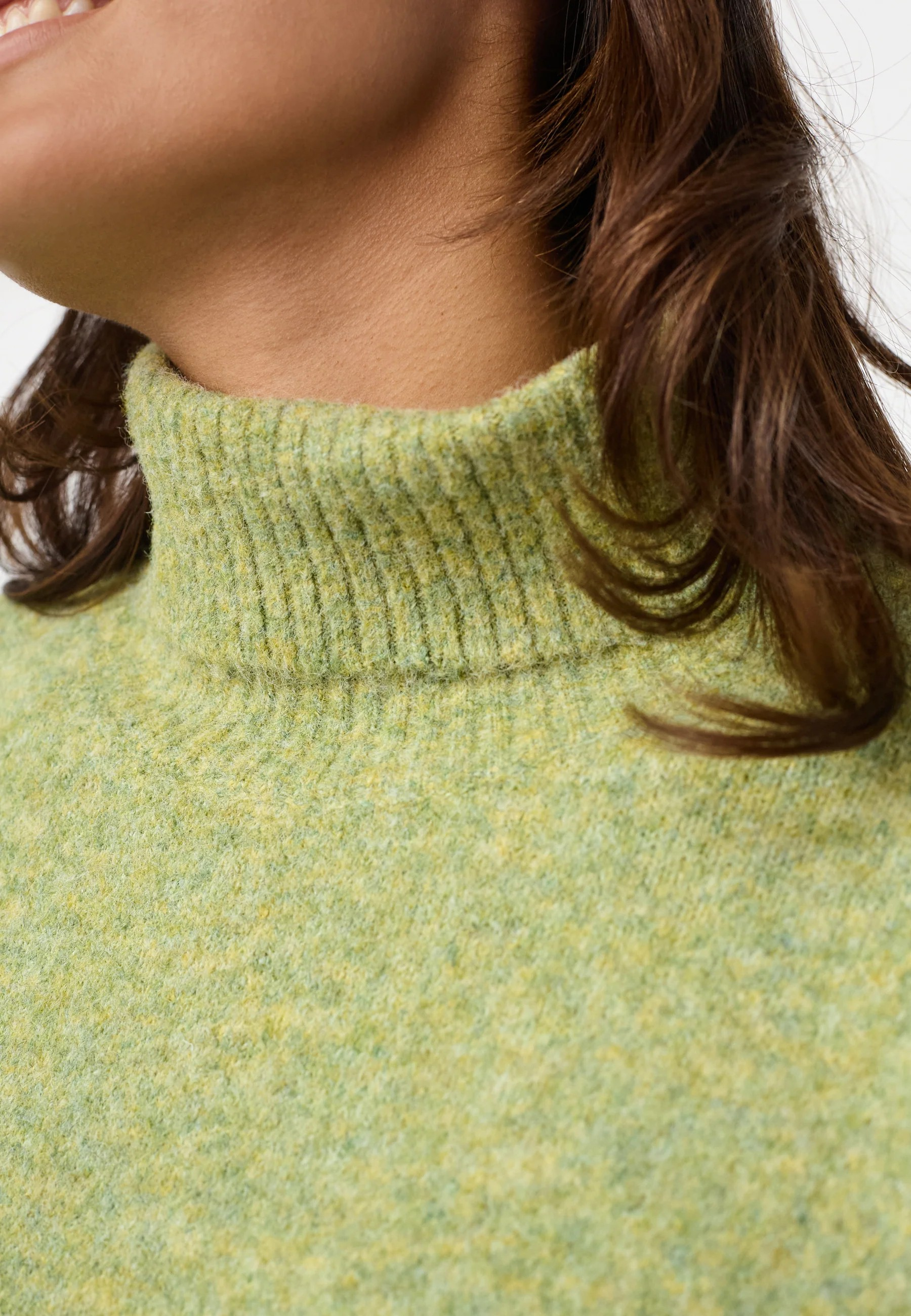 Zana Rollneck - Green Melange - Sisters Point - 3