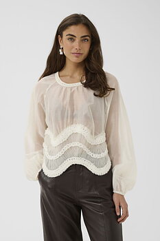Shana blouse gardenia