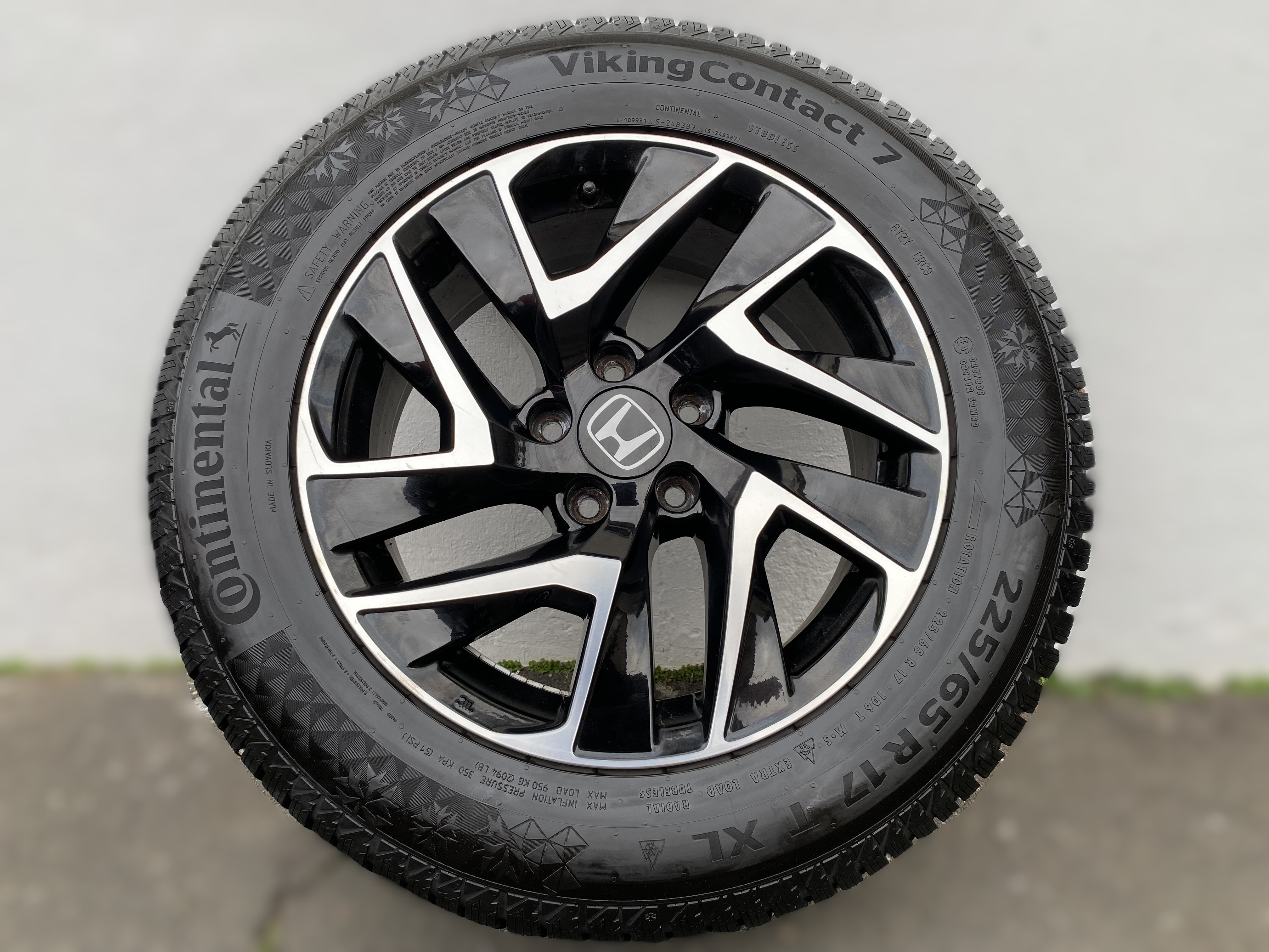 Kompletta Vinterhjul M+S | 17" Honda CR-V CMS-981/3 | 5x114.3 7x17 ET45 64.1 + 225/65 R17 106T XL Continental Viking Contact 7 | V34-2021 | 5.9mm | 5.9mm | 5.4mm | 5.4mm - 8