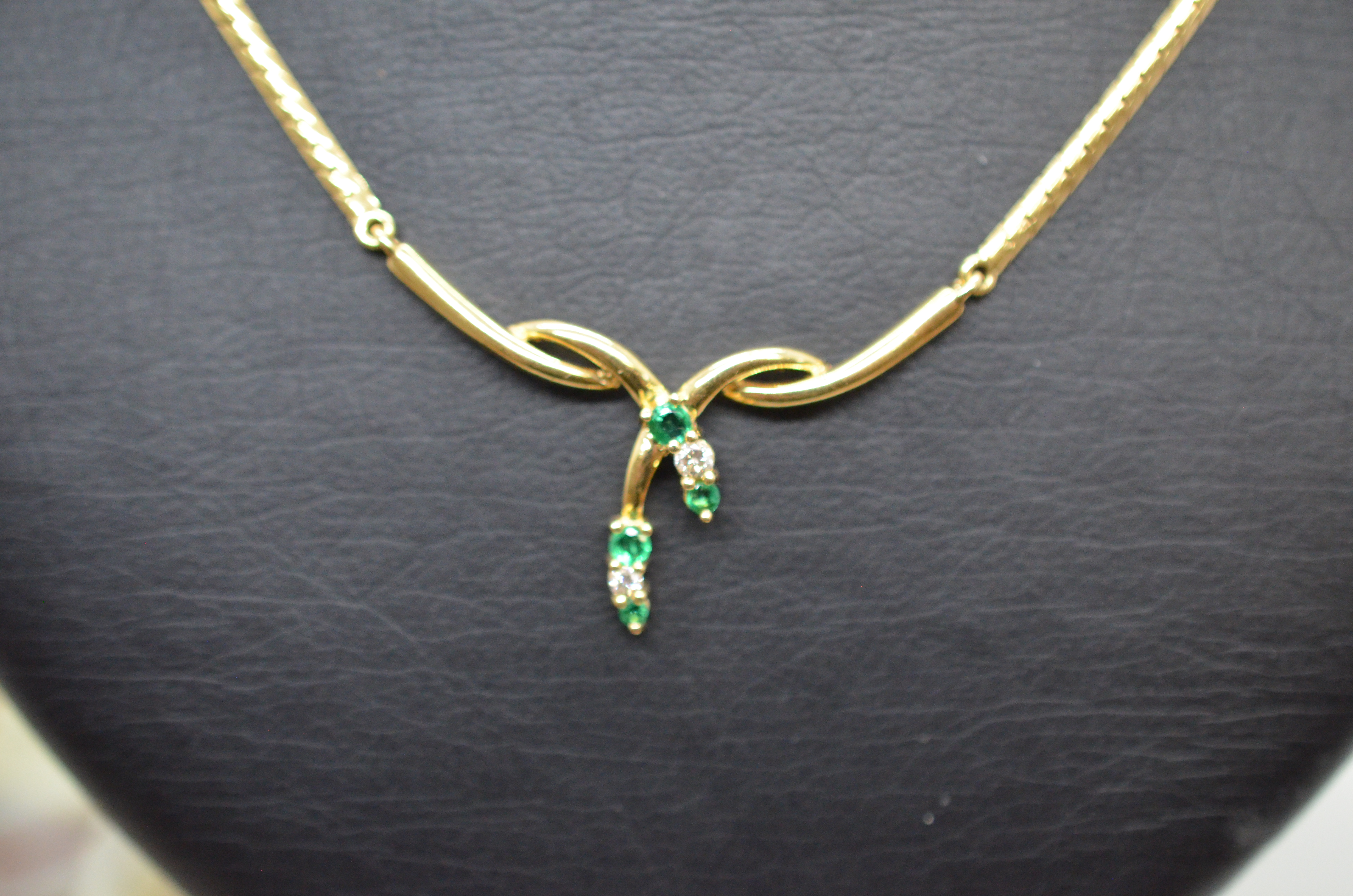 Second Hand 18k collier med diamanter och gröna stenar - 2