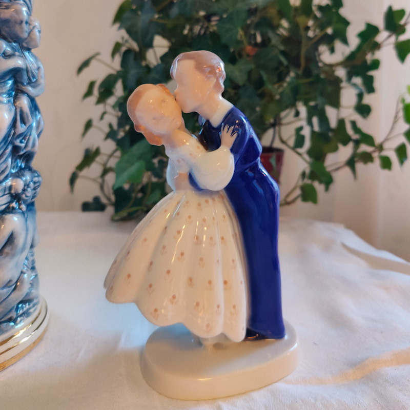 Första kyssen figurin från Bing & Grøndahl 